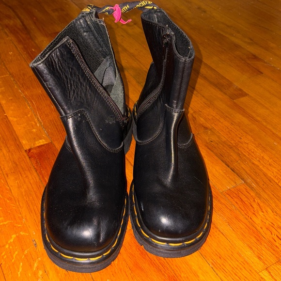 Boots - Picture 1 of 6